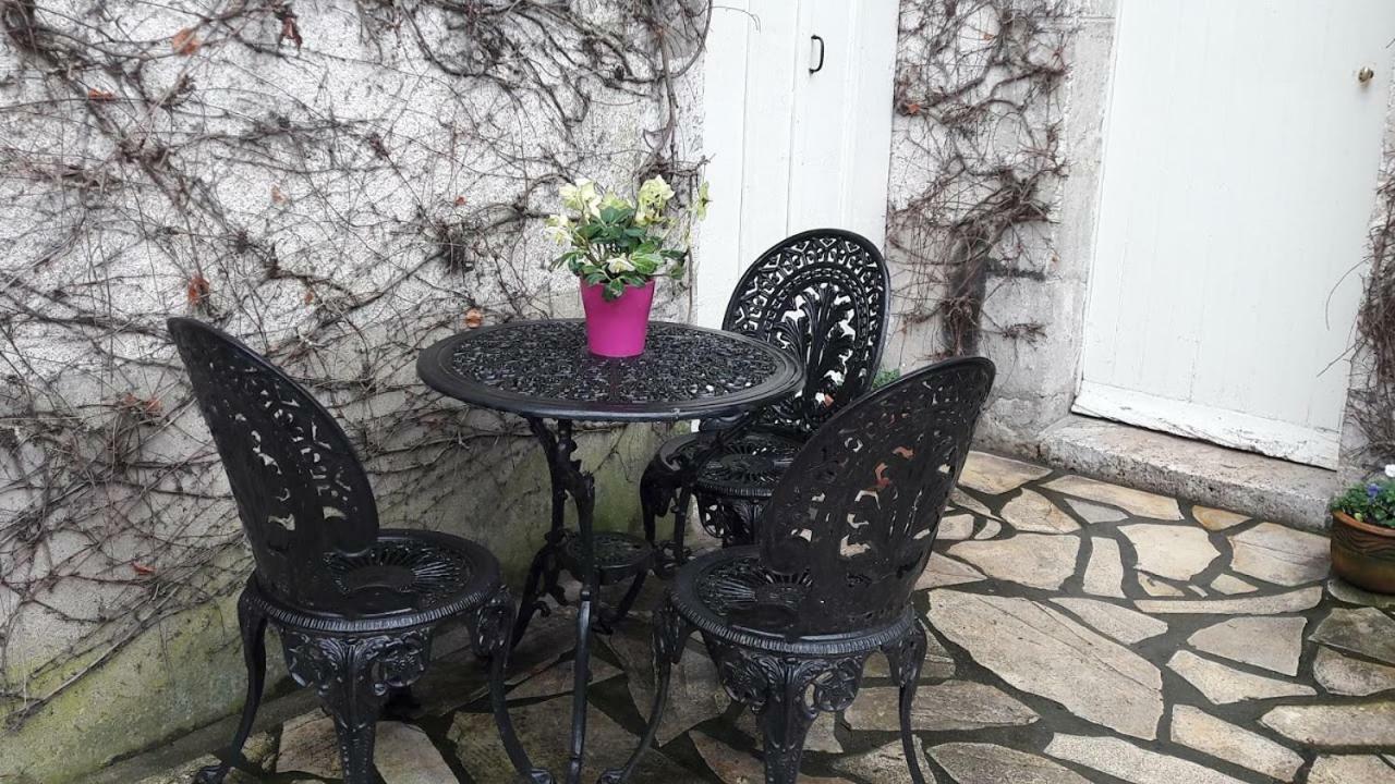 Hotel La Vigne Vierge Châteauneuf-sur-Loire Exterior foto